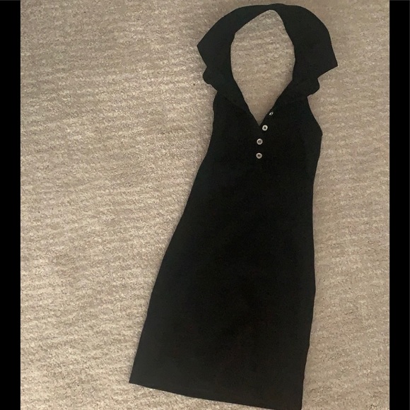 Backless black dress - Picture 2 of 5